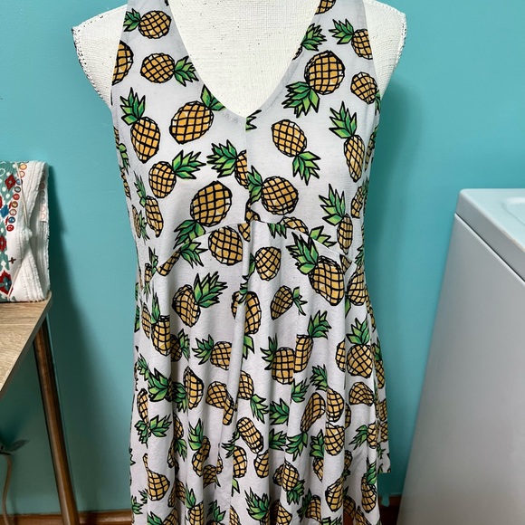 Super cute pineapple swing top! - Picture 2 of 5